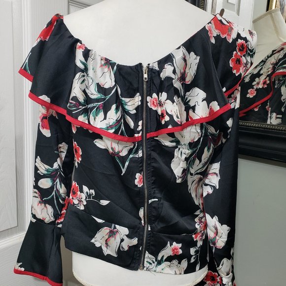 Fashion Nova blouse size large. - Picture 1 of 7